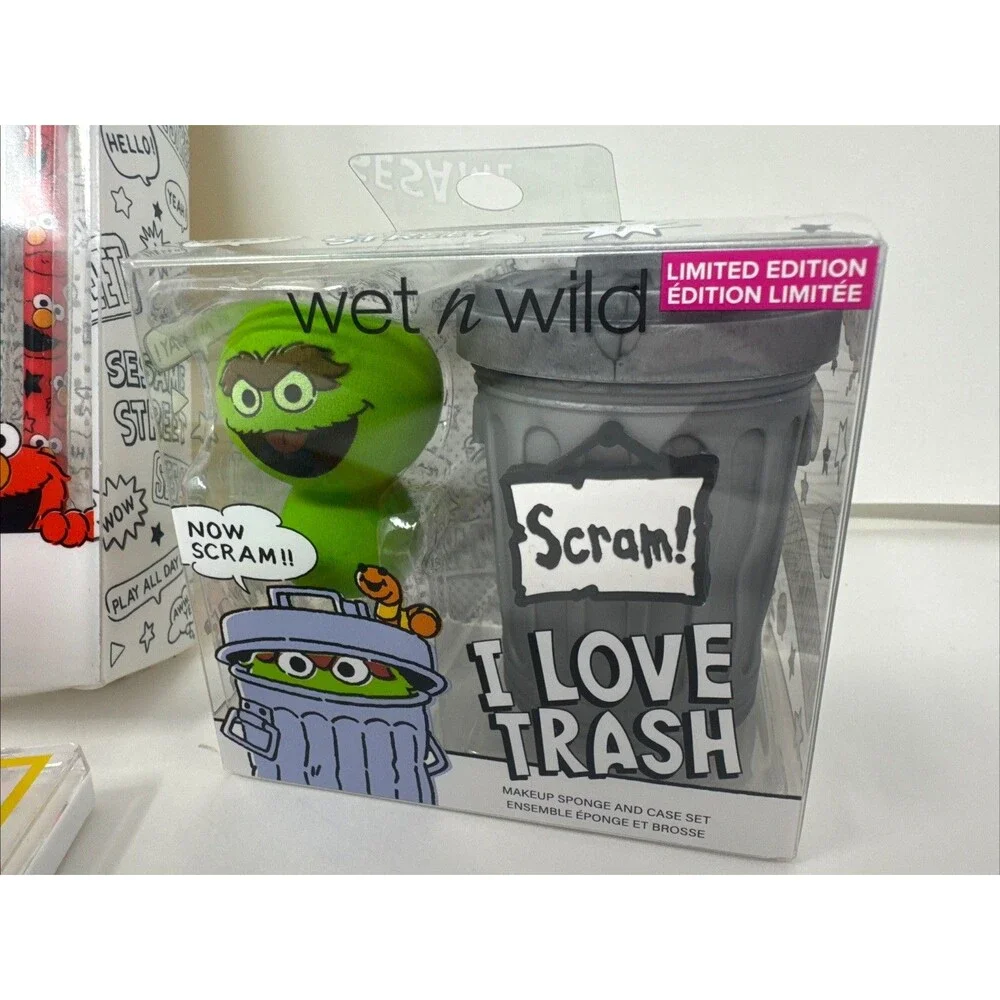 Sesame Street Wet N Wild Makeup Set Bundle LOT OF 8 - Brush, Sponge & Case LOOK